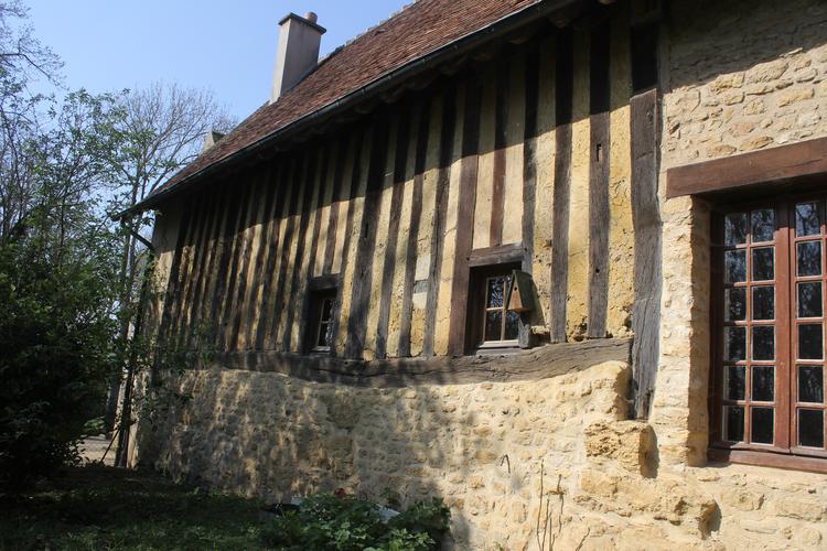 Château de Crèvecoeur [Mézidon Vallée d'Auge - 14431] : Logement de fonction, pan de bois est vu depuis le nord-est