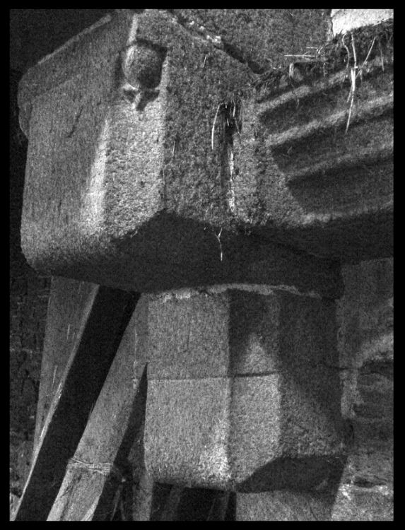 Les Cours [Lapenty - 50263] : Détail de la cheminéee<br/>© NICOLAS-MERY, David