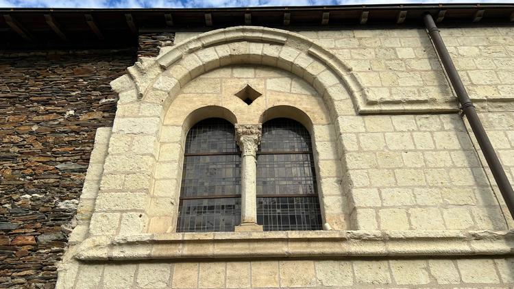 Greniers Saint-Jean [Angers - 49007] : Façade est, détail d’une fenêtre