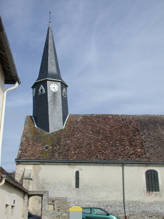 Église Saint-Etienne [Neufchâtel-en-Saosnois - 72215] : Vue du clocher depuis le sud