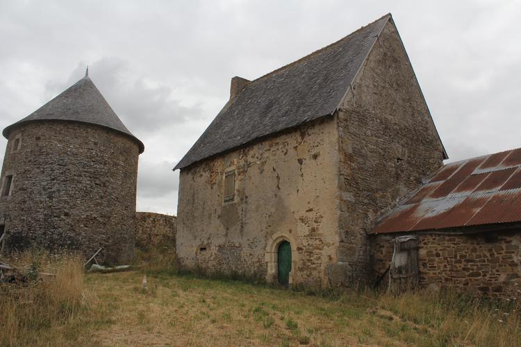 La Cour du Creux [Saint-Denis-d'Orques - 72278] : La chapelle vue depuis le nord-ouest