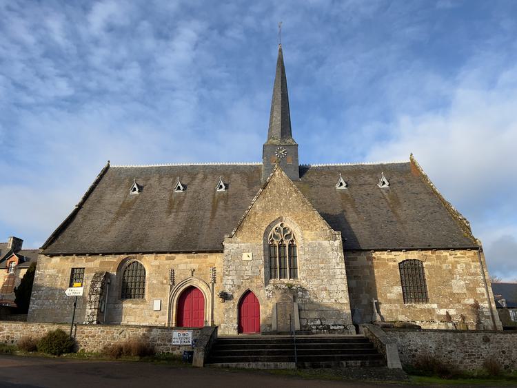 Église Saint-Gervais-Saint-Protais [Guenroc - 22069] : Vue d’ensemble depuis le sud