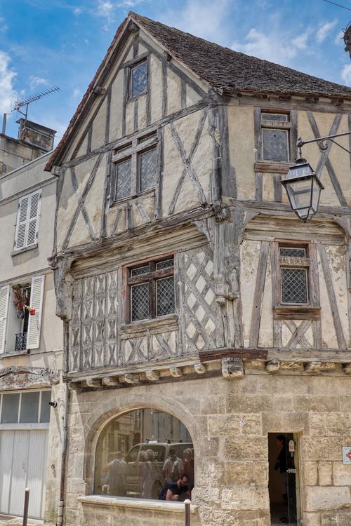 Maison de la Lieutenance [Cognac - 16102] : Vue de la façade sud depuis l’est