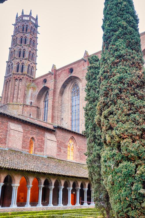 Église des Jacobins [Toulouse - 31555] : Vue de l’église et du cloître en direction du sud-est